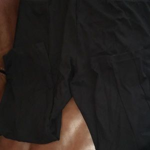 Black stretchy leggings